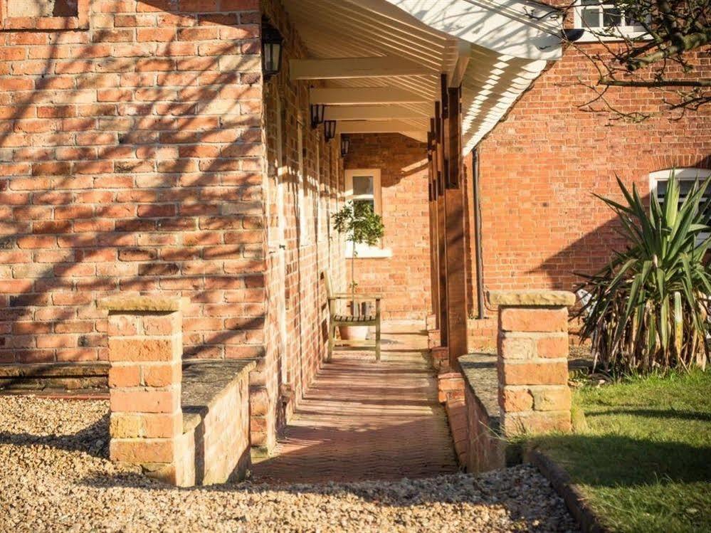 Вилла Owl Barn At The Gardens Lissington Экстерьер фото